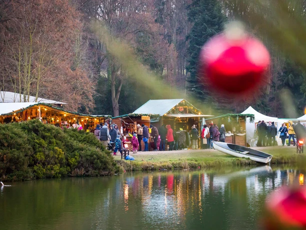 Idyllische Stimmung bei der Burgweihnacht Satzvey