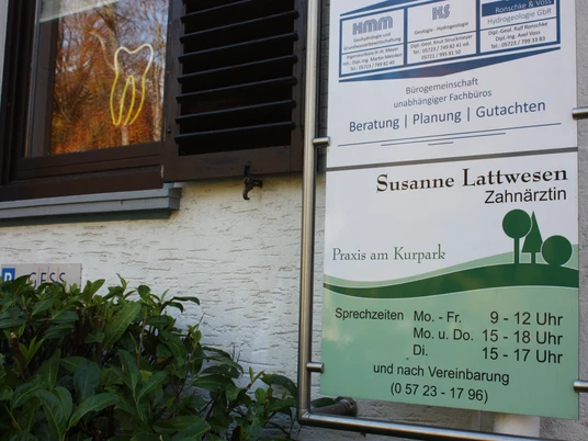 3 Zahnärztin Susanne Lattwesen CC0 5.JPG