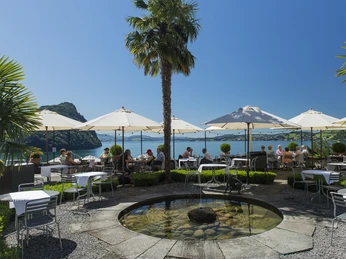 Terrasse du restaurant FloraAlpina Terrasse des Restaurants FloraAlpinaTerrace of the FloraAlpina restaurantTerrasse du restaurant FloraAlpina