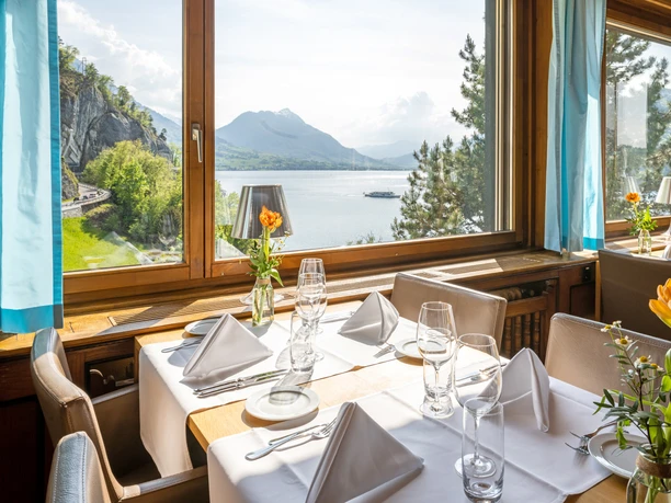 Restaurant FloraAlpina Gedeckter Tisch im Restaurant FloraAlpina