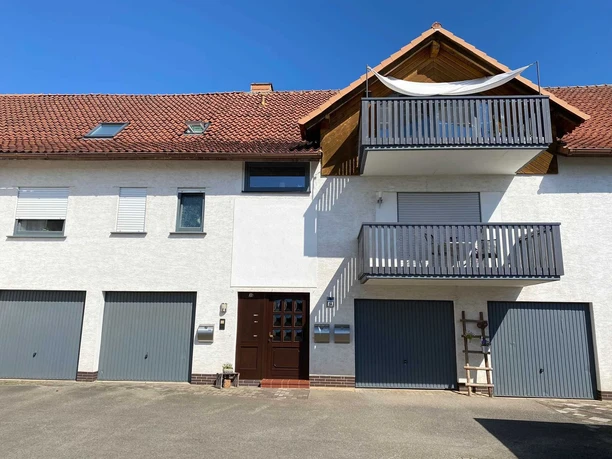 Das Gebäude in dem die Ferienwohnung liegt.