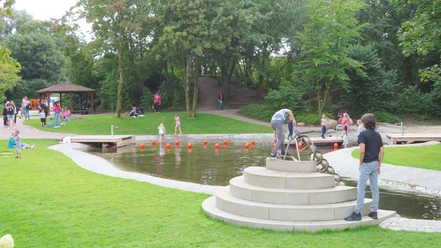 Spiel- und Wasserlandschaften am Vörder See Spiel- und Wasserlandschaften am Vörder See