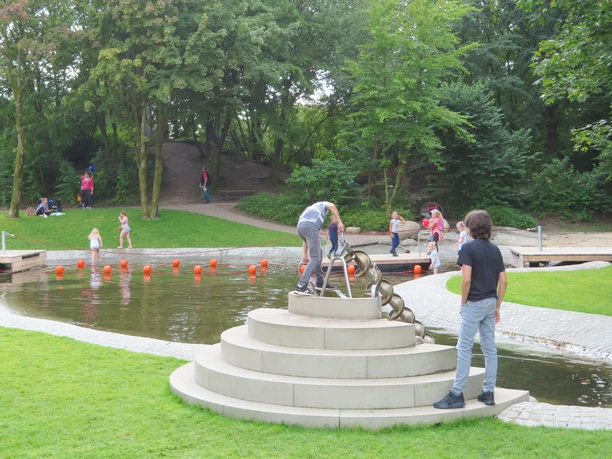Spiel- und Wasserlandschaften am Vörder See Spiel- und Wasserlandschaften am Vörder See