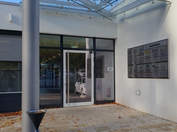 Kurhaus Eingang Chiropraxis am Kurpark