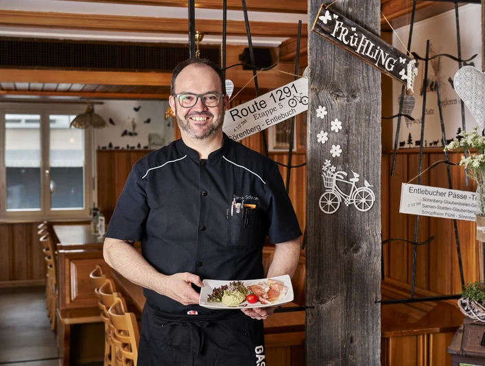 Marco Schnider - Ihr Gastgeber im Restaurant Alpenrösli