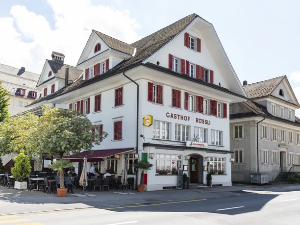 The Ristorante-Pizzeria Cavallino in the centre of the village of Schüpfheim