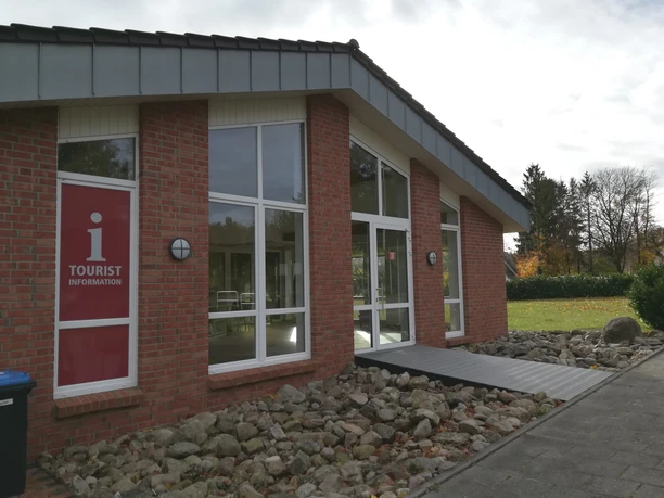 Tourist-Information Wingst Außenansicht