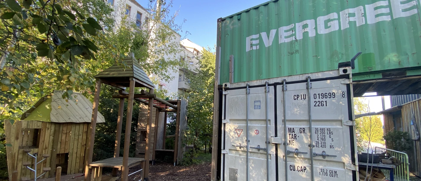 Familienerlebnisgarten auf dem Kregelhof - Familienurlaub in Leipzig Grünes Einod Familienerlebnisgarten auf einem ehemaligen Betriebsgelände in Reudnitz.