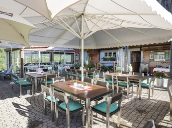 Une grande terrasse pour les belles journées ensoleillées