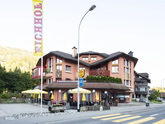 Das Restaurant Café Fürstei mitten im Dorf Flühli