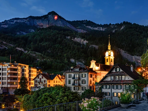 Swiss flag Large Swiss flag hangs over Vitznau
