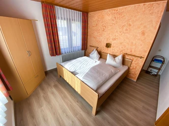 #15_Fewo-1_Schlafzimmer_B1