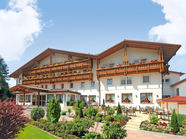 Hausansicht - Hotel Sonne