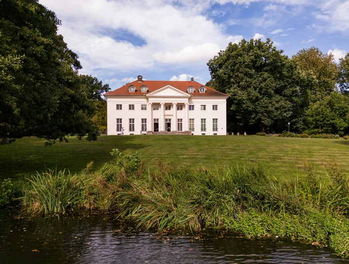Außenansicht Schloss Schönburg