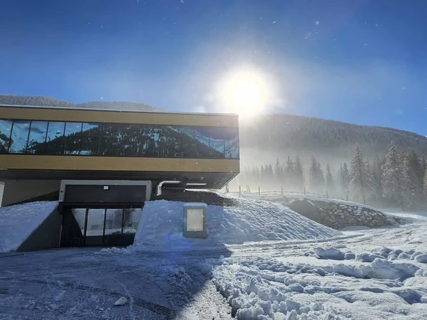 Bistro aussen Winter.jpg