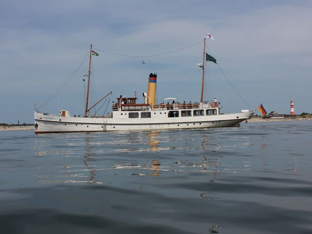 Das Bild zeigt das Traditionsschiff "Prinz Heinrich"