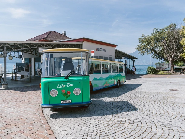 Lidobus Weggis Lidobus a la station des bateaux à Weggis