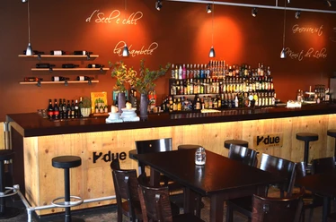 im Café "d'Seel e chli la bambele laa"