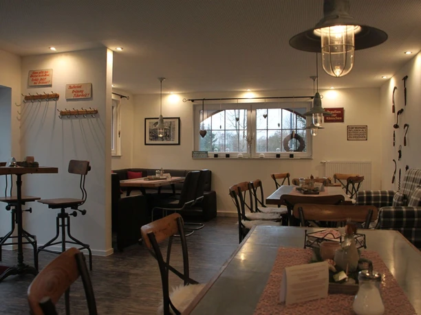 Café Miteinader innen