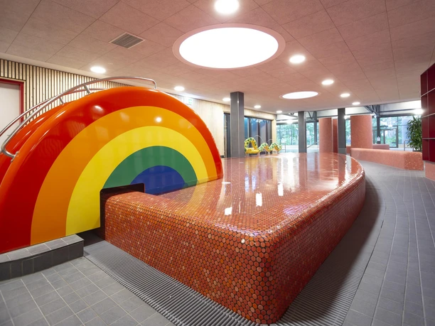 Lohfeld Bad farbenfrohe Innenausstattung