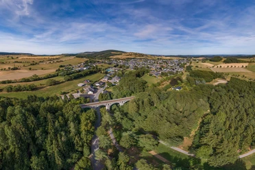 luftpanorama-usseln-maik-julemann_c__tourist-information-willingen.jpg