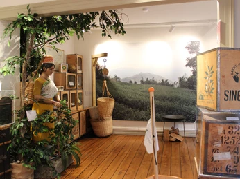 Ausstellung im Bünting Teemuseum Das Bild zeigt eine Ausstellung im Bünting TeemuseumThe picture shows an exhibition in the Bünting Tea MuseumBilledet viser en udstilling i Bünting Tea MuseumDe foto toont een tentoonstelling in het Bünting Theemuseum