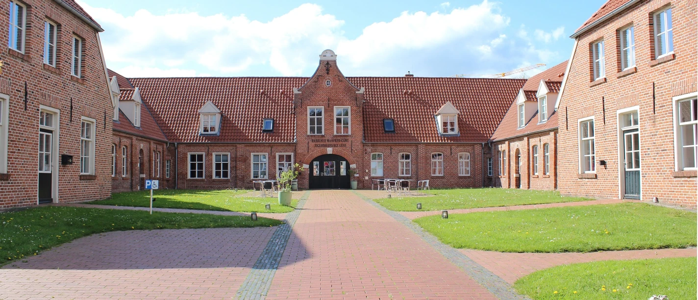 Jugendherberge Leer Das Bild zeigt die Außenansicht der Jugendherbe in Leer