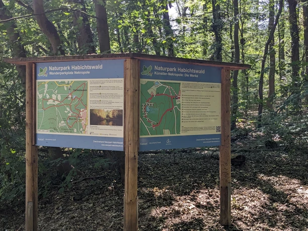 Wandertafeln am Wanderparkplatz Nekropole