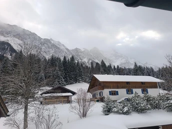 Aussicht von der Küche auf Zugspitze