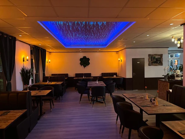 Oriana Restaurant (1).jpg