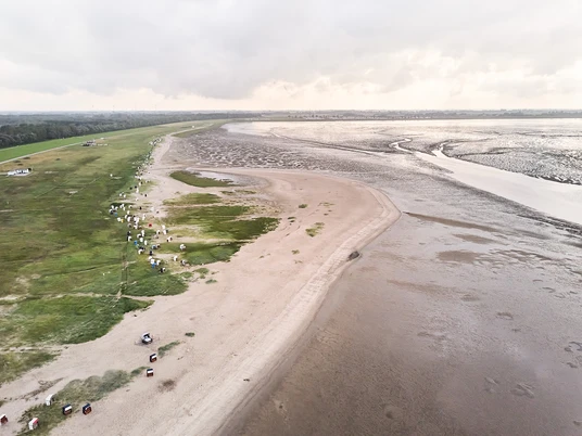 Unterkunft-Hooksiel-Schlafstrandkorb Luftaufnahme-Tom Schönfeld.jpg