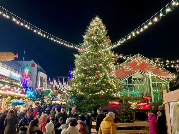 Auricher Weihnachtszauber VV III.jpeg