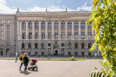 Stadtbibliothek Leipzig - Freizeit in Leipzig Die Leipziger Stadtbibliothek bietet den Bürger:innen der Stadt Leipzig ein umfangreiches Medienangebot