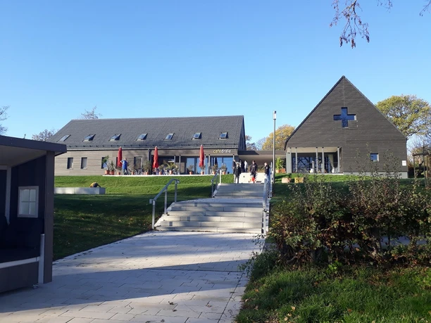 Kirche und Cafédrale auf Scheid