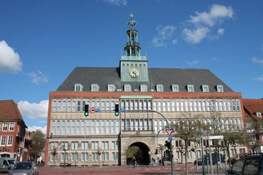 Landesmuseum_Emden2.JPG The Landesmuseum with its striking town hall tower rising into the blue sky.
