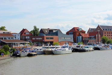Tourist Information Stadt Leer The picture shows the Tourist Information of the city of Leer