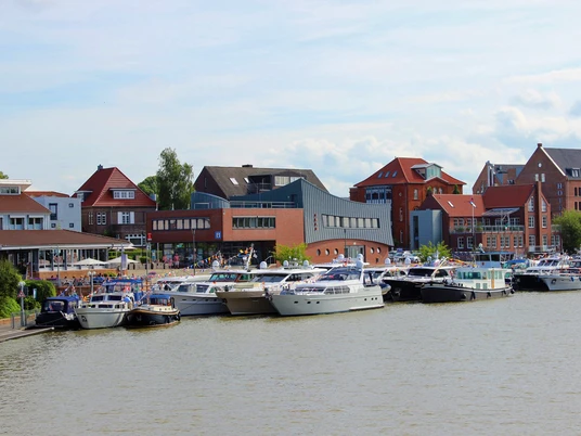 Tourist Information Stadt Leer Das Bild zeigt die Tourist Information der Stadt LeerThe picture shows the Tourist Information of the city of LeerBilledet viser turistinformationen i byen Leer.De foto toont de Tourist Information van de stad Leer