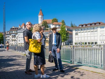 themenfuehrungen-altstadtfuehrung-jon-keller-gruppe-aare-thun-sommer.jpg