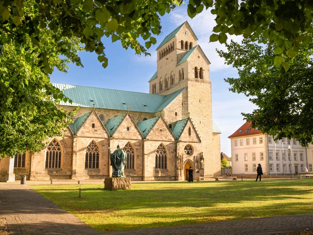 2023_Max Wiesenbach_Dom_Rahmen_CC-BY WEB.JPG