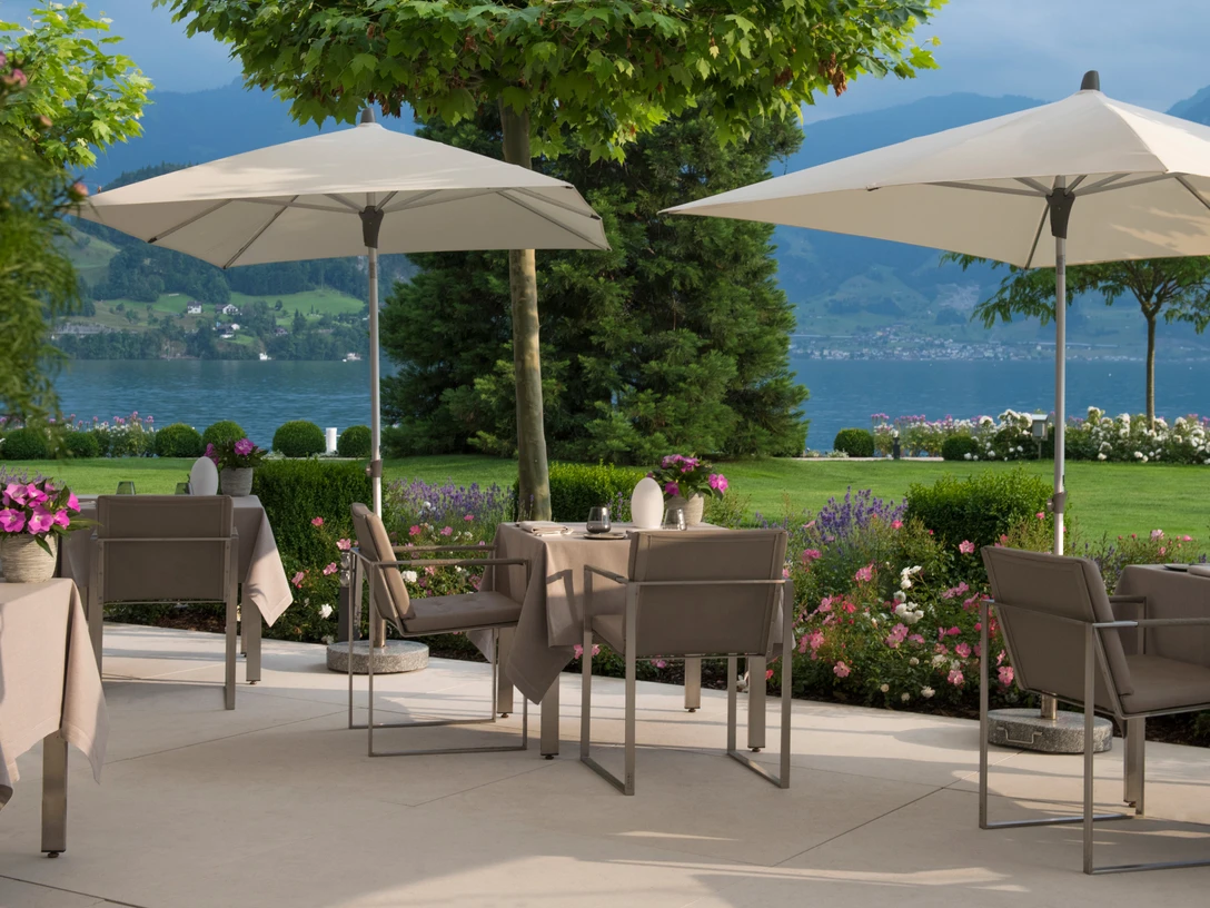 Restaurant grill & terrace au bord du lac Grill Restaurant & SeeterrasseGrill Restaurant & Lake TerraceRestaurant grill & terrace au bord du lac