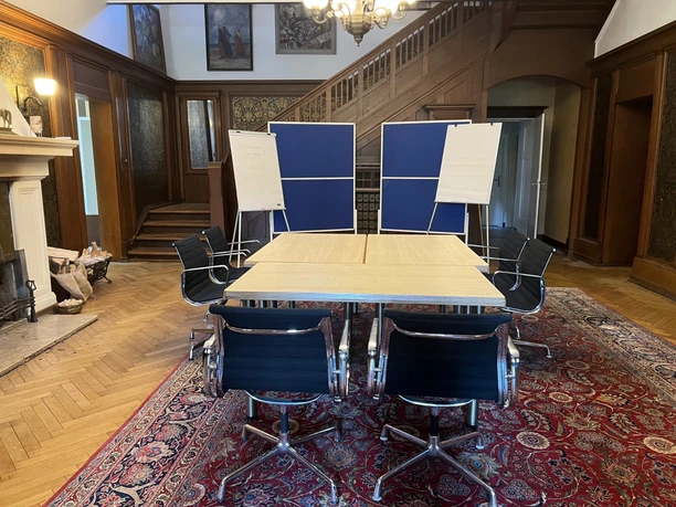 Meeting im Kaminzimmer