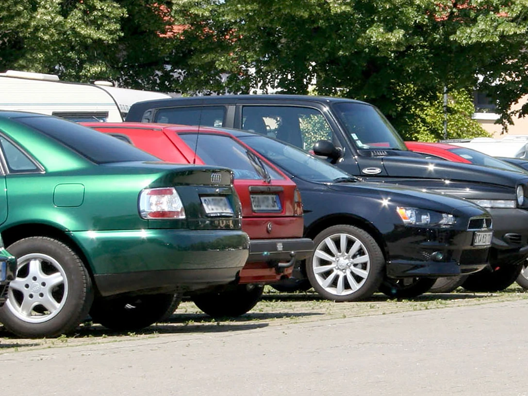 parkplatz-wernigerode-autoreihe parkplatz-wernigerode-autoreihe