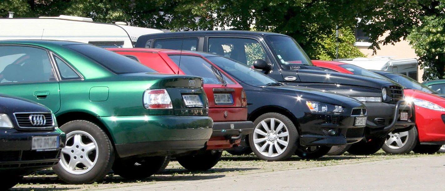 parkplatz-wernigerode-autoreihe parkplatz-wernigerode-autoreihe