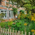 0_Werner Wilke - Rittrumer Bergepadd Bauernhaus mit Blumen.jpg