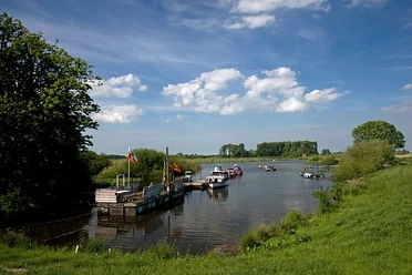 Hude_Deichgrafenweg_Hunte_K. Jensen Gentsch_Favorit 1.jpg