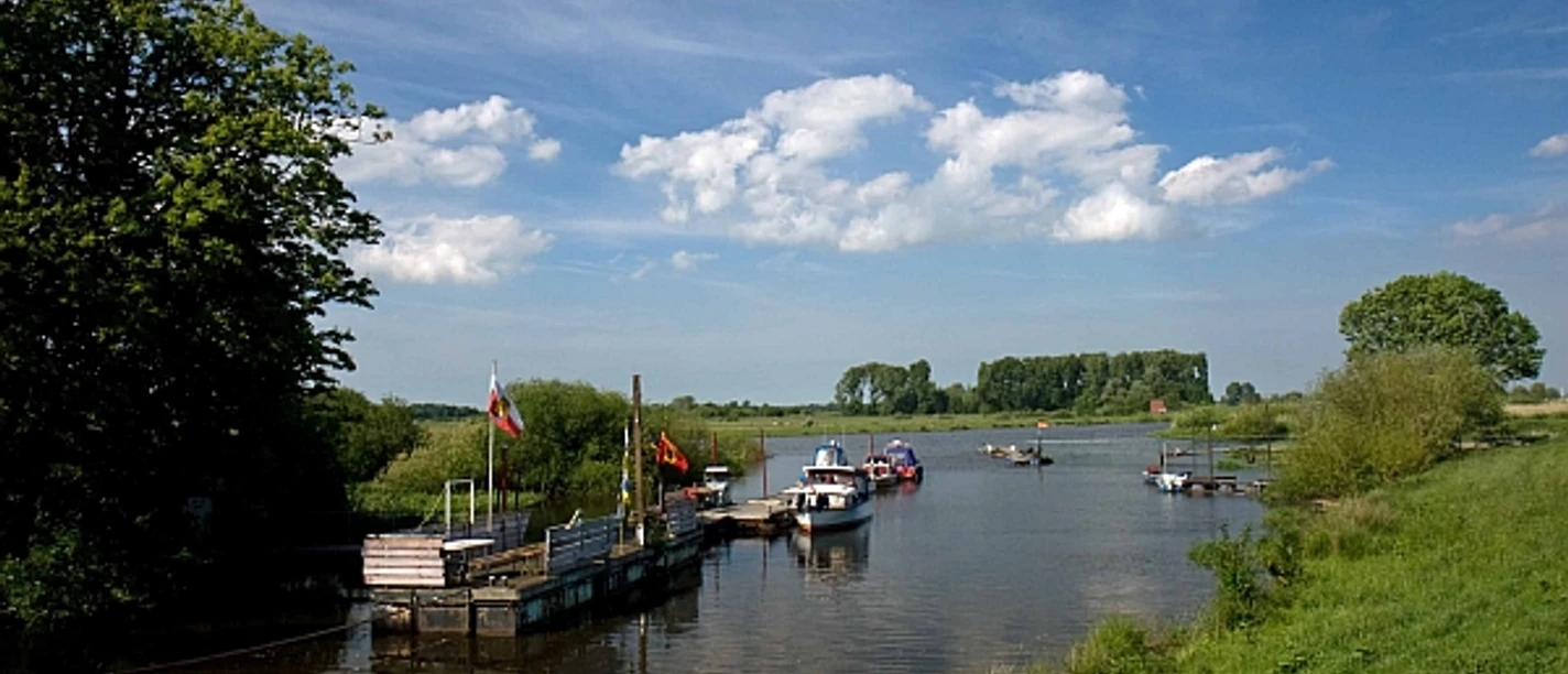 Hude_Deichgrafenweg_Hunte_K. Jensen Gentsch_Favorit 1.jpg