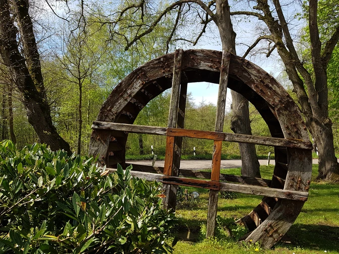 Wardenburg Altes Wasserrad.jpg