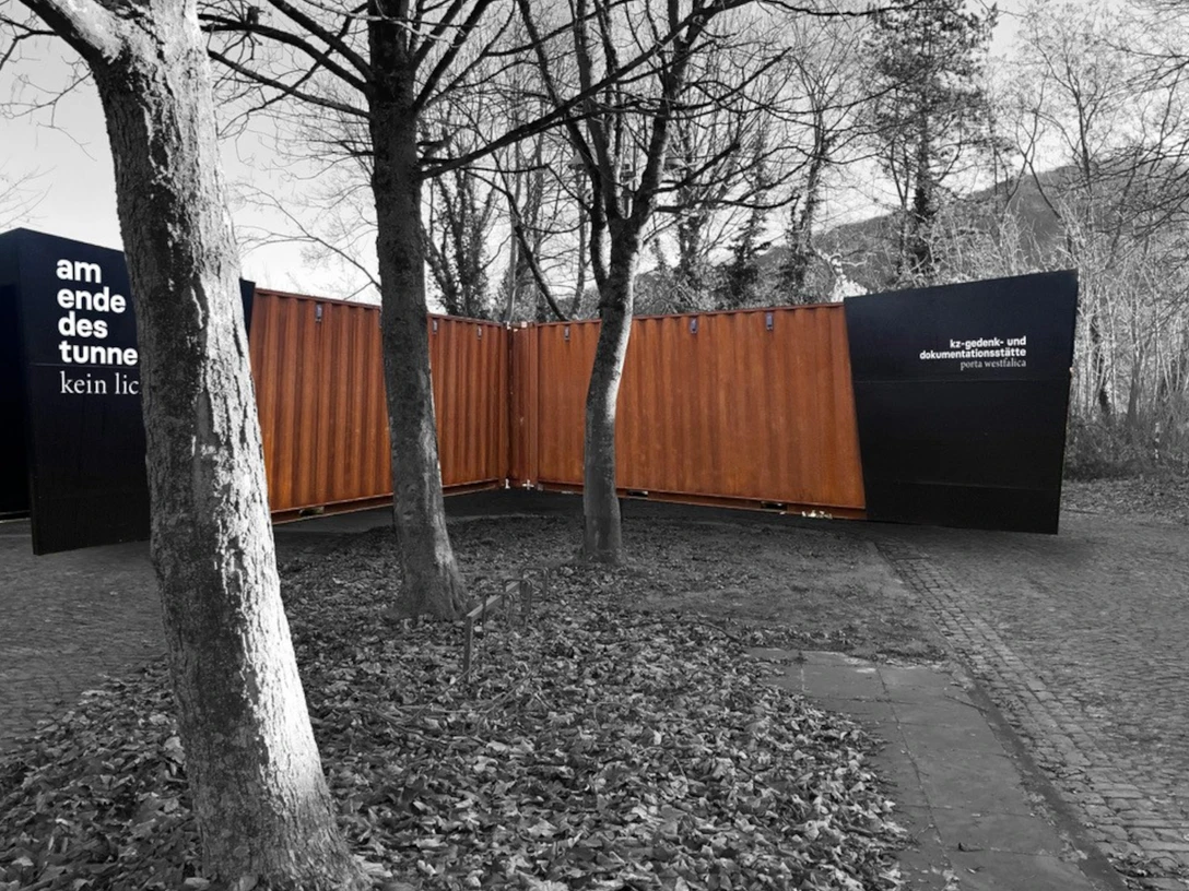 Ausstellung "Am Ende des Tunnels kein Licht" Ausstellung "Am Ende des Tunnels kein Licht"