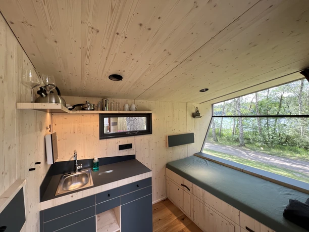 Innenraum - Green Tiny Sleep Space 04 - Herzogtum Lauenburg.jpg