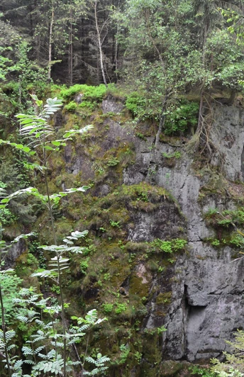 Felsen nahe der "Alten Eisenbahn"